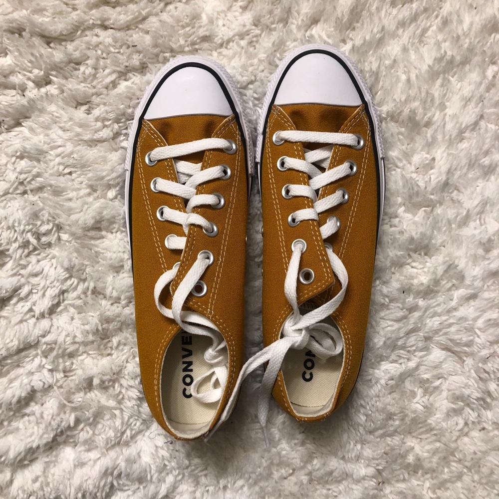 Converse Saffron Low Tops Size W8 (NWT)